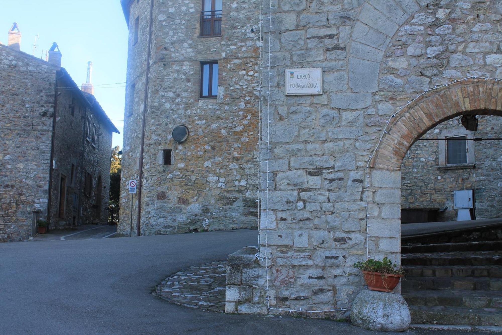 Apartamento La Torre Di Melezzole Exterior foto